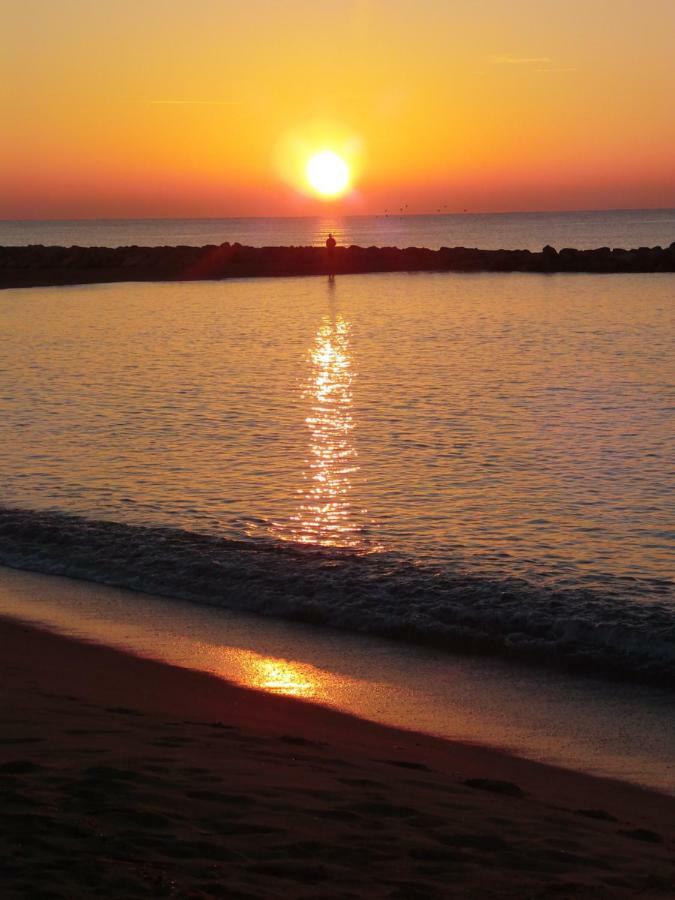 Cozzy flat in a quiet&nice area / Acogedor apartamento en zona tranquila y agradable Cambrils Exterior foto